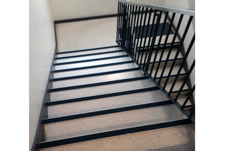 ZJIEX Protecteur De Bord D'escalier, Nez De Marche Profilé D'escalier en  Aluminium Argent/Or/Noir D'escalier-Protection Antidérapante Bandes De
