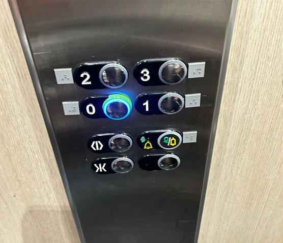 étiquettes brailles pour boutons d'ascenseur